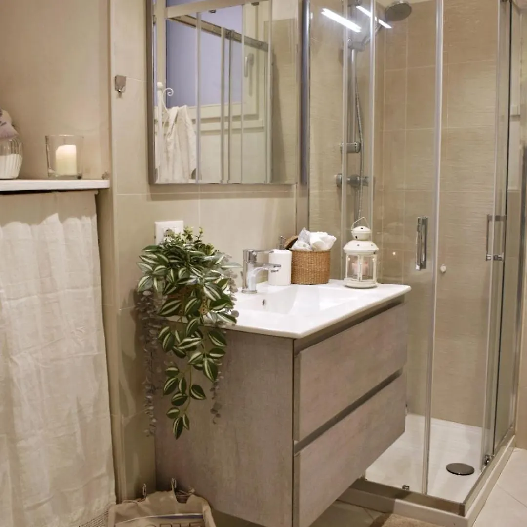 B&B La Foglia Verde Massa  Bed & Breakfast Massa (Tuscany)
