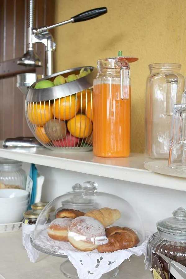 B&B La Foglia Verde Massa  Bed & Breakfast